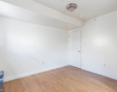 507 W Girard Avenue - Photo Thumbnail 8
