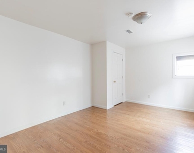 507 W Girard Avenue - Photo Thumbnail 11