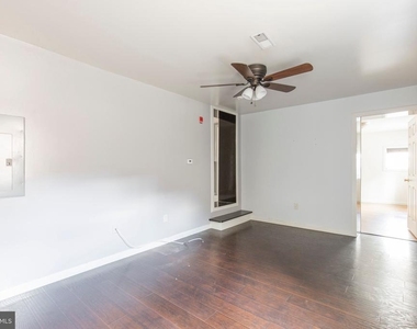 507 W Girard Avenue - Photo Thumbnail 2