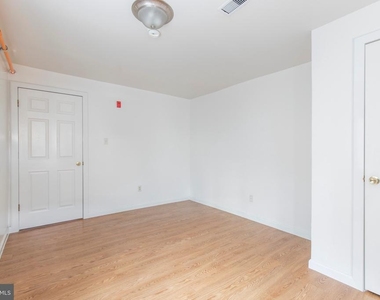 507 W Girard Avenue - Photo Thumbnail 12