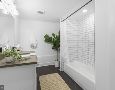 7037 Ridge Avenue - Photo Thumbnail 14