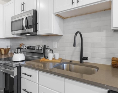 7037 Ridge Avenue - Photo Thumbnail 6