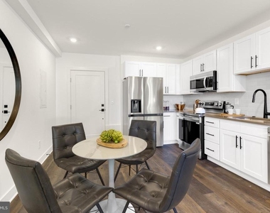 7037 Ridge Avenue - Photo Thumbnail 3