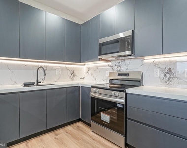 4432 Wingate Street - Photo Thumbnail 8