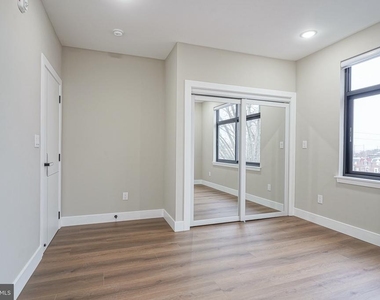 4432 Wingate Street - Photo Thumbnail 11