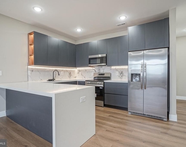 4432 Wingate Street - Photo Thumbnail 5