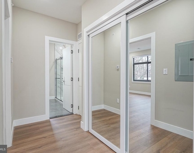 4432 Wingate Street - Photo Thumbnail 9