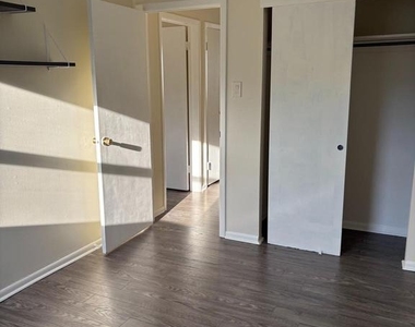 261 Ridgeway Terrace - Photo Thumbnail 12
