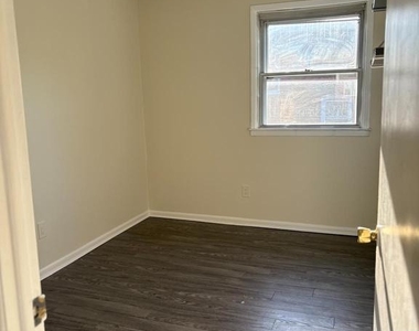 261 Ridgeway Terrace - Photo Thumbnail 11