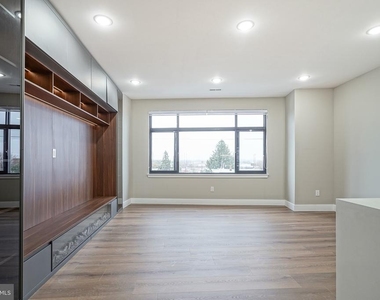 4432 Wingate Street - Photo Thumbnail 2