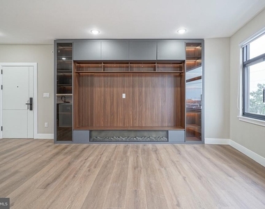 4432 Wingate Street - Photo Thumbnail 4