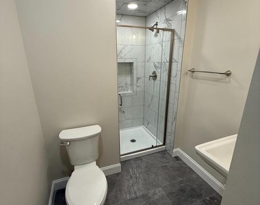 63 King Street - Photo Thumbnail 6