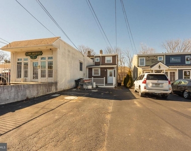 809 N Providence Road - Photo Thumbnail 12