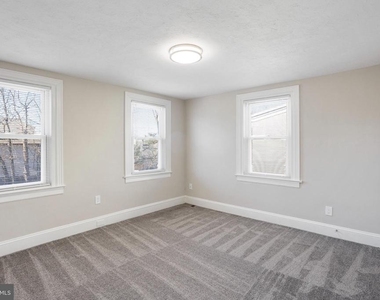 809 N Providence Road - Photo Thumbnail 6