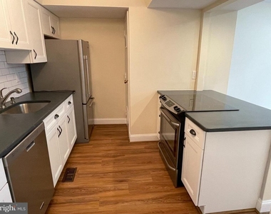 121 E Chelsea Circle - Photo Thumbnail 6