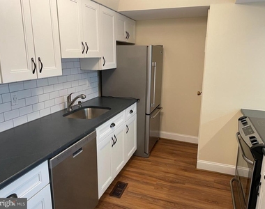 121 E Chelsea Circle - Photo Thumbnail 7