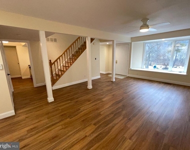 121 E Chelsea Circle - Photo Thumbnail 13