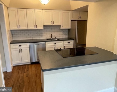 121 E Chelsea Circle - Photo Thumbnail 5