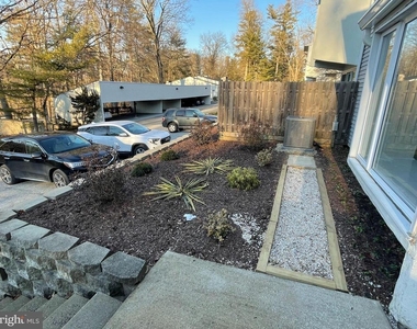 121 E Chelsea Circle - Photo Thumbnail 30