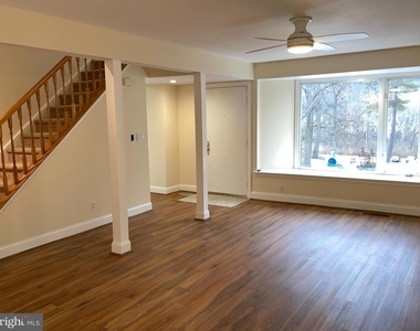 121 E Chelsea Circle - Photo Thumbnail 16