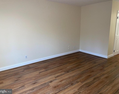 121 E Chelsea Circle - Photo Thumbnail 22