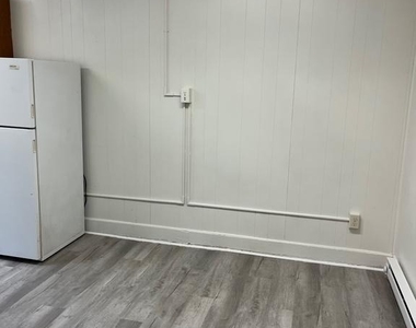 567 S 1st Avenue - Photo Thumbnail 3