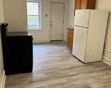 567 S 1st Avenue - Photo Thumbnail 2