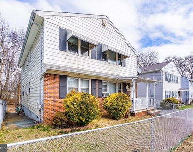 511 Jackson Avenue - Photo Thumbnail 2
