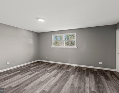 2344 Fernwood Avenue - Photo Thumbnail 19
