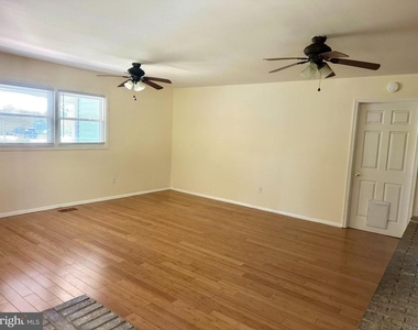 4015 William Lane - Photo Thumbnail 13