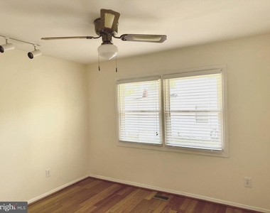 4015 William Lane - Photo Thumbnail 15