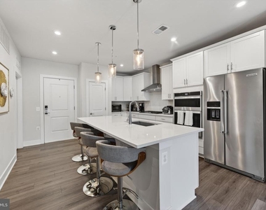 102 Saint Ives Place - Photo Thumbnail 3