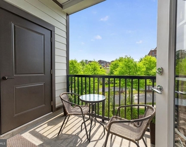 102 Saint Ives Place - Photo Thumbnail 26