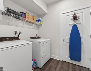 102 Saint Ives Place - Photo Thumbnail 25