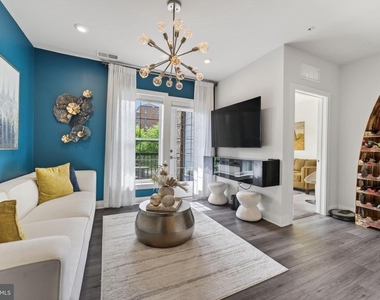 102 Saint Ives Place - Photo Thumbnail 13
