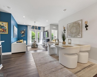 102 Saint Ives Place - Photo Thumbnail 9