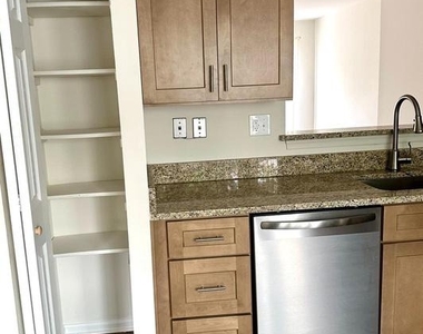 14510 London Lane - Photo Thumbnail 4