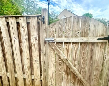 14510 London Lane - Photo Thumbnail 19