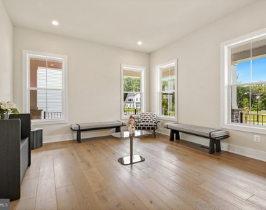 12321 Potomac Hunt Road - Photo Thumbnail 3