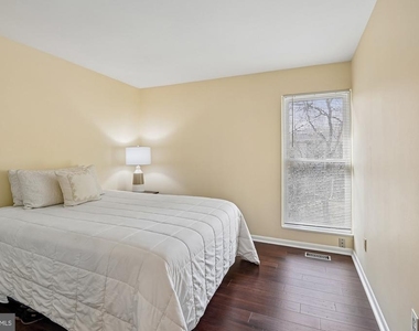 10543 Tolling Clock Way - Photo Thumbnail 28