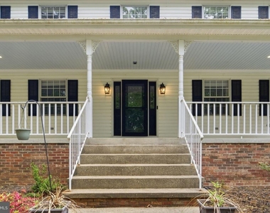 6040 Southgate Farm Road - Photo Thumbnail 5