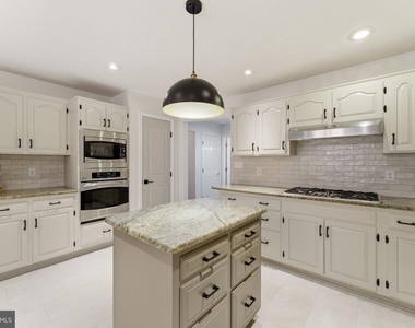 6040 Southgate Farm Road - Photo Thumbnail 25