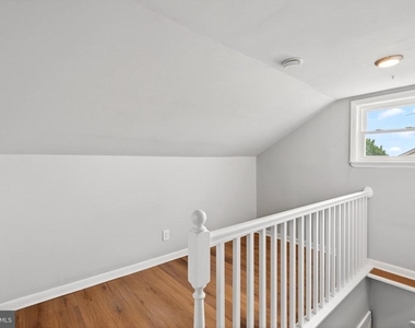 29 Elm Avenue W - Photo Thumbnail 25