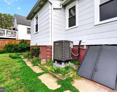 29 Elm Avenue W - Photo Thumbnail 34