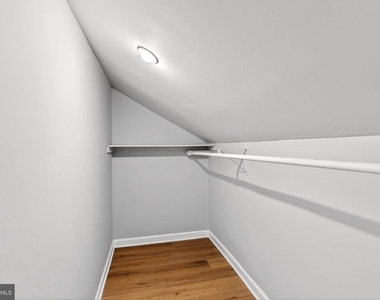 29 Elm Avenue W - Photo Thumbnail 26