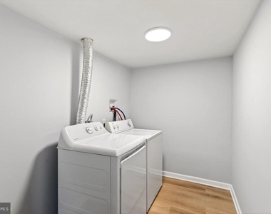 29 Elm Avenue W - Photo Thumbnail 8