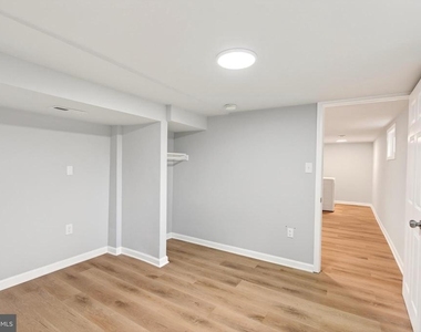 29 Elm Avenue W - Photo Thumbnail 18