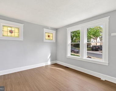 29 Elm Avenue W - Photo Thumbnail 17