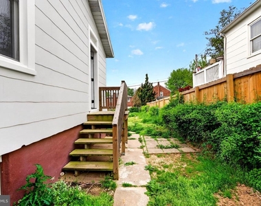 29 Elm Avenue W - Photo Thumbnail 31