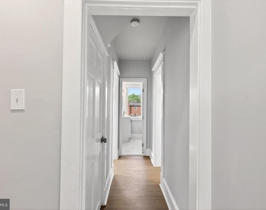29 Elm Avenue W - Photo Thumbnail 28